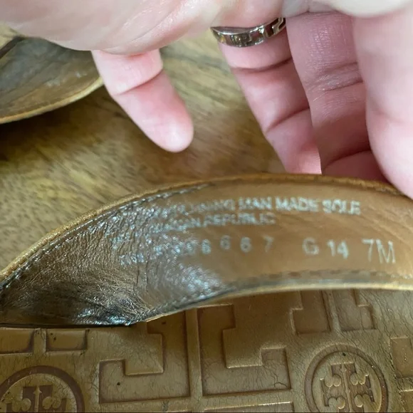 TORY BURCH THONG “ TORA SANDALS - Picture 7 of 11